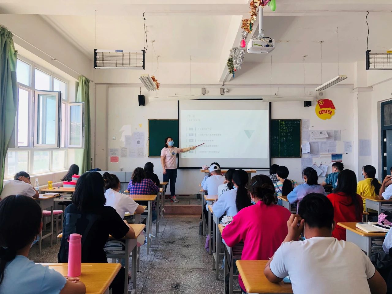 【分院动态】药学与医学技术分院开展“扫黄打非”主题班会
