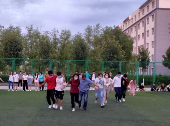 【学院新闻】经济管理分院开展"三进两联一交友暨民族团结一家亲"融情活动