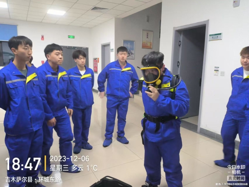专业学生在准东新特能源有限公司工作岗位3.jpg